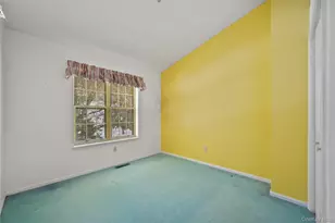 302 Pondside Dr, White Plains, NY 10607 - Photo 31