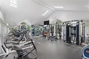 302 Pondside Dr, White Plains, NY 10607 - Photo 45