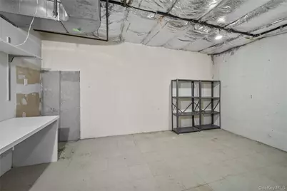 302 Pondside Drive, White Plains, NY 10607 - Photo 39