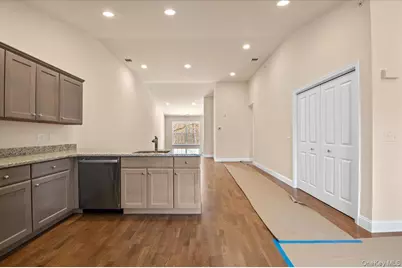 4 Steven Circle #4, Dix Hills, NY 11746 - Photo 5