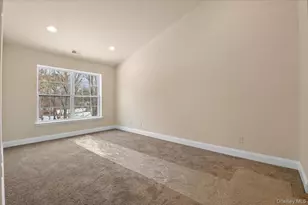 4 Steven Cir, Dix Hills, NY 11746 - Photo 13