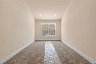 4 Steven Circle #4, Dix Hills, NY 11746 - Photo 19