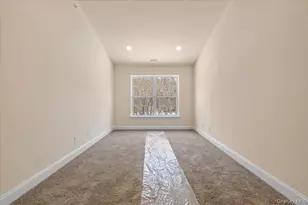 4 Steven Cir, Dix Hills, NY 11746 - Photo 19