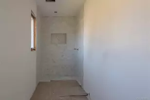 1070 Maple Ln, New Hyde Park, NY 11040 - Photo 21