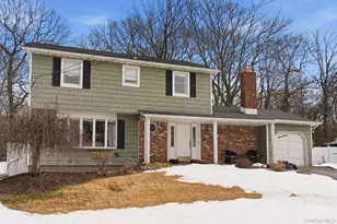 17 Soundway Dr, Rocky Point, NY 11778 - Photo 3