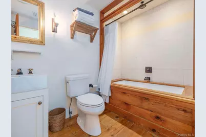 29500 Main Road, Cutchogue, NY 11935 - Photo 15