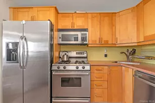 154-23 Riverside Dr, Whitestone, NY 11357 - Photo 9