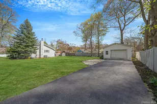 169 Woodland Dr, Mastic Beach, NY 11951 - Photo 3