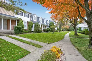 109 Glen Wy, Syosset, NY 11791 - Photo 19