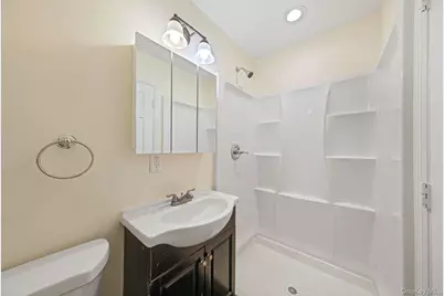 22 Overbrook Street, Riverhead, NY 11901 - Photo 19