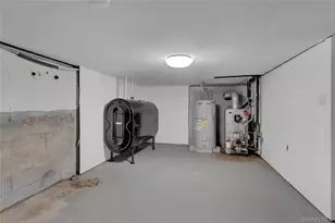 57 Middle Island Rd, Medford, NY 11763 - Photo 19