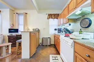 35-28 93rd St, Jackson Heights, NY 11372 - Photo 11