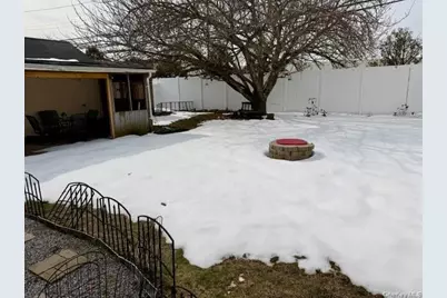 [Address not provided], Levittown, NY 11756 - Photo 17