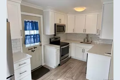 [Address not provided], Levittown, NY 11756 - Photo 3