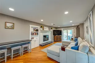 9 Donna Pl, East Islip, NY 11730 - Photo 5