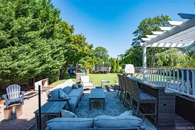 9 Donna Place, East Islip, NY 11730 - Photo 31