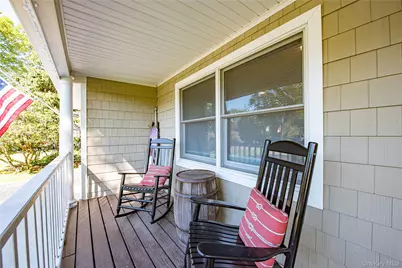 9 Donna Place, East Islip, NY 11730 - Photo 3