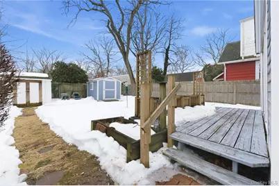 20 Bristol Street, Huntington, NY 11743 - Photo 15