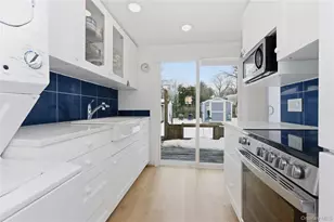 20 Bristol St, Huntington, NY 11743 - Photo 7