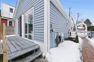 20 Bristol St, Huntington, NY 11743 - Photo 19