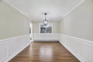 191 Ridge Rd, Wheatley Heights, NY 11798 - Photo 9