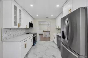 191 Ridge Rd, Wheatley Heights, NY 11798 - Photo 11