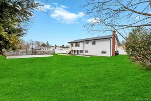 191 Ridge Rd, Wheatley Heights, NY 11798 - Photo 25