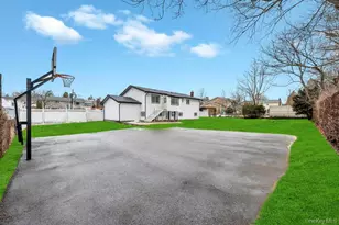 191 Ridge Rd, Wheatley Heights, NY 11798 - Photo 23