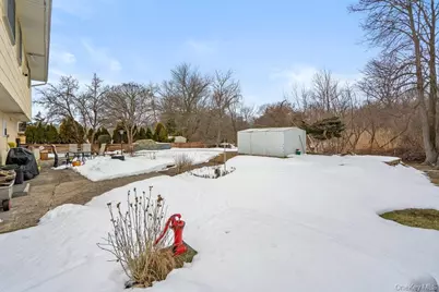 90 Babylon Avenue, West Islip, NY 11795 - Photo 23