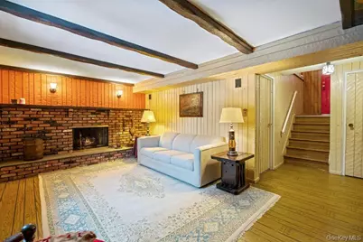 90 Babylon Avenue, West Islip, NY 11795 - Photo 15