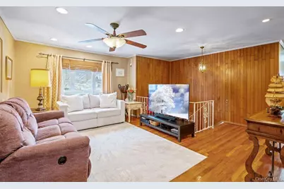 90 Babylon Avenue, West Islip, NY 11795 - Photo 5