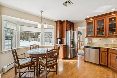 14 Hillside Avenue, Saint James, NY 11780 - Photo 11