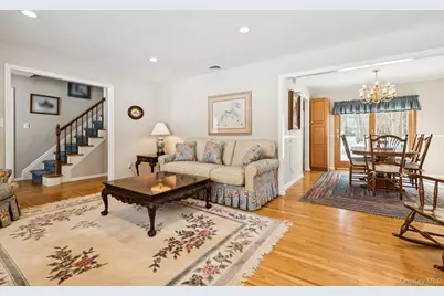 14 Hillside Avenue, Saint James, NY 11780 - Photo 13