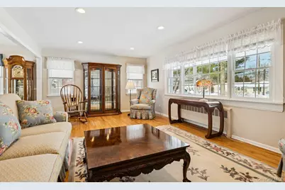 14 Hillside Avenue, Saint James, NY 11780 - Photo 9