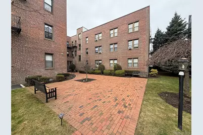 222 7th Street #2H, Garden City, NY 11530 - Photo 3