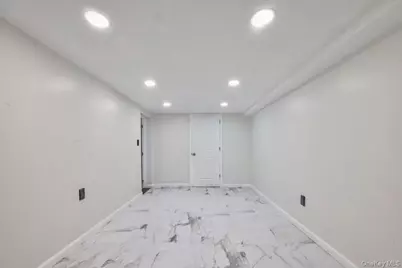 3523 Laconia Avenue, Bronx, NY 10469 - Photo 23