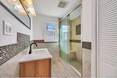 627 10th Avenue, New Hyde Park, NY 11040 - Photo 15