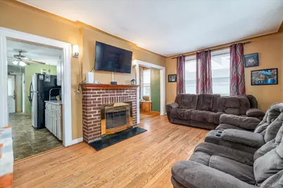 36 Hudson Avenue, Valley Stream, NY 11580 - Photo 3