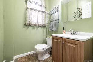 36 Hudson Ave, Valley Stream, NY 11580 - Photo 11
