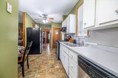 36 Hudson Avenue, Valley Stream, NY 11580 - Photo 9