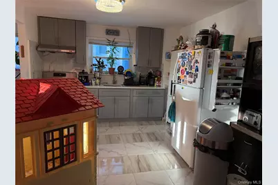 137-31 170th Street, Jamaica, NY 11434 - Photo 13