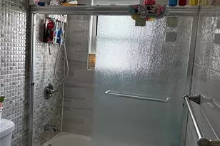 137-31 170th St, Jamaica, NY 11434 - Photo 37