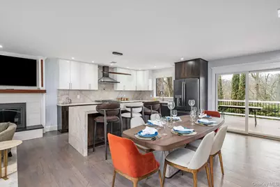 5 University Place, Great Neck, NY 11020 - Photo 3