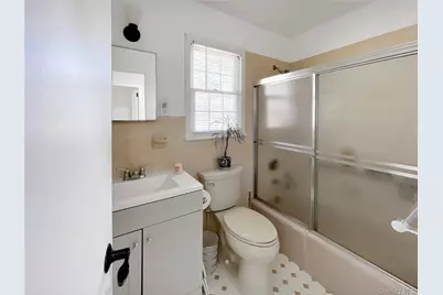 18 Old Riverhead Road, Hampton Bays, NY 11946 - Photo 9