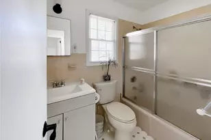 18 Old Riverhead Rd, Hampton Bays, NY 11946 - Photo 9