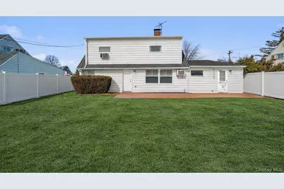 68 Summer Lane, Hicksville, NY 11801 - Photo 17