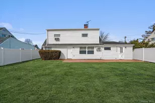 68 Summer Ln, Hicksville, NY 11801 - Photo 17