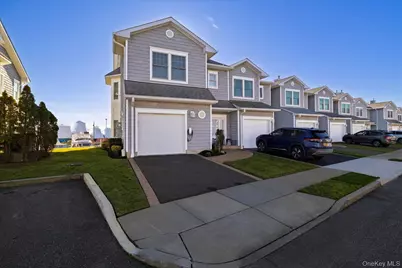 54 Ocean Watch Court, Freeport, NY 11520 - Photo 25