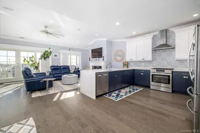 54 Ocean Watch Court, Freeport, NY 11520 - Photo 17