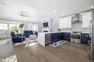 54 Ocean Watch Ct, Freeport, NY 11520 - Photo 17